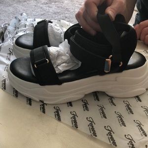 Forever Link Sporty platform sandals